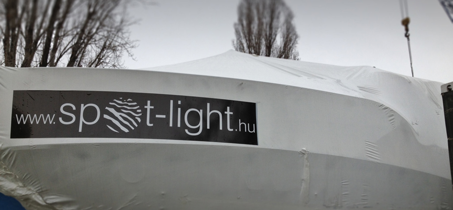 Hajófliázás, hajócsomagolás, hajófólia, zsugorfólia, hajó téliesítés, hajóponyva, zsugorfóliás hajócsomagolás