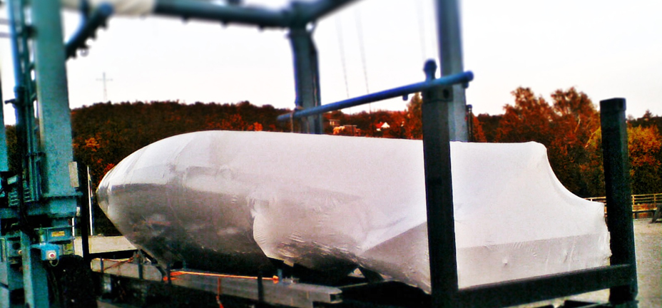 Hajófliázás, hajócsomagolás, hajófólia, zsugorfólia, hajó téliesítés, hajóponyva, zsugorfóliás hajócsomagolás